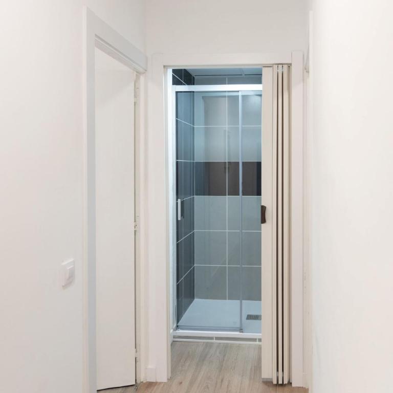 Apartamentos Day Madrid GRAN VIA II - Deluxe Apartment - 12