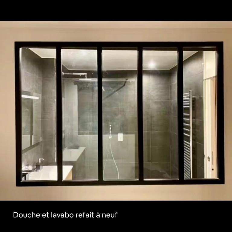 Paris Centre - One-Bedroom Apartment - 1