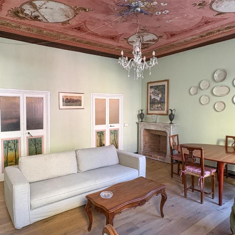 "Marina Apartment" in Vernazza Historic, Restored, Beachfront, 2nd floor, 2 Aircondo BDR, 2BHT, rare Private Garage 300 mt far, 200 mt from train - Two-Bedroom Apartment - 21