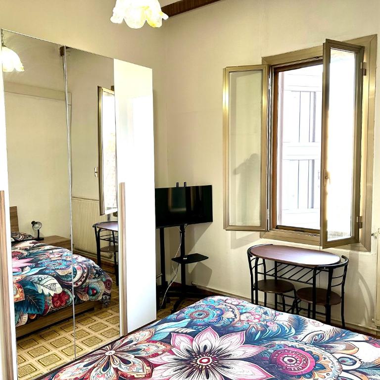 Laghetti di Corticella - Double Room with Shared Bathroom - 2