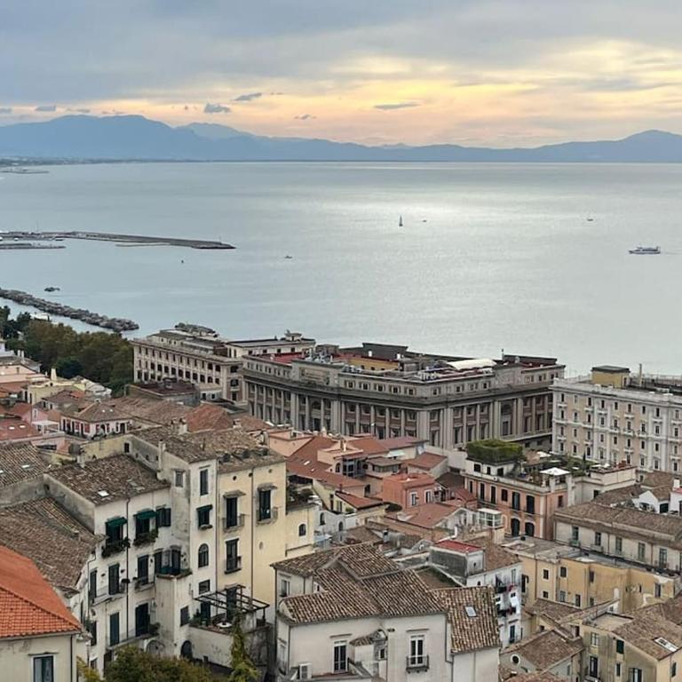 Casa Vacanze Vico Porta di Mare - Appartamento Deluxe con 2 Camere da Letto e Balcone - 31