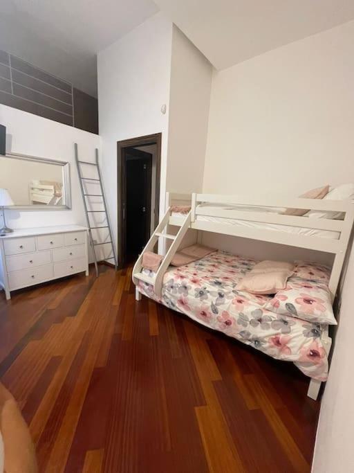 Casa Vacanze Vico Porta di Mare - Appartamento Deluxe con 2 Camere da Letto e Balcone - 24