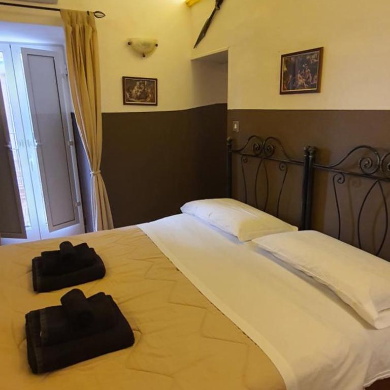 Sparta - Twin Room with Private External Bathroom - 11