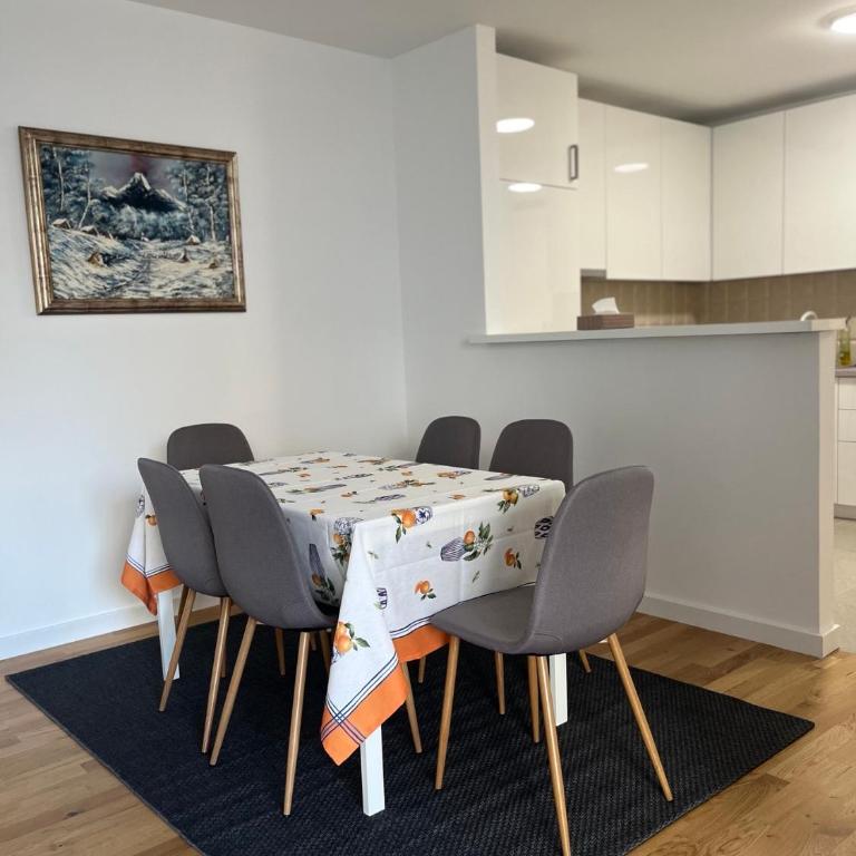 Joy apartment 7 Vracar 3 bedrooms 2 bathrooms - Apartman sa 3 Spavaće Sobe i Balkonom - 3