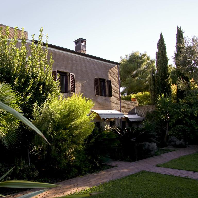 Residence Costamartino - Appartamento 2 con Vista Giardino - 2