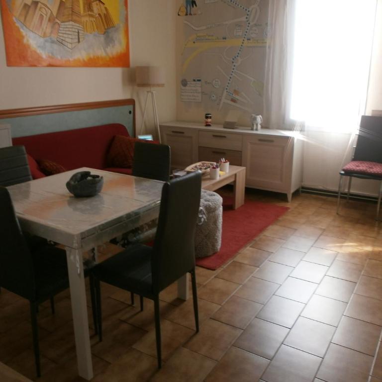 Fly House Depandance - One-Bedroom Apartment - 12