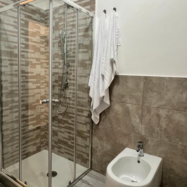 Amira Guest House - Family Double Room - 7