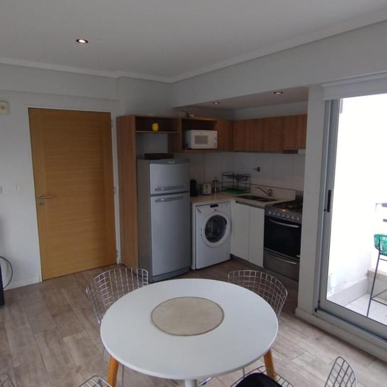 Dos balcones, luminoso y excelente ubicación - Apartamento de 1 dormitorio - 12