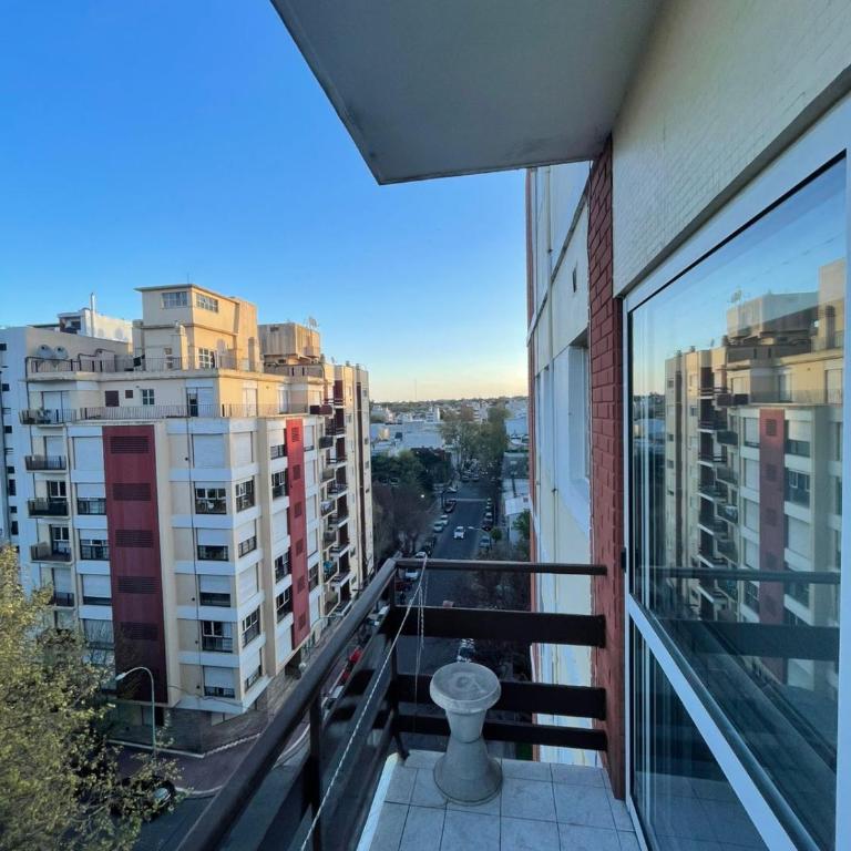Monoambiente con balcón zona Güemes! - Apartamento de 1 dormitorio - 3