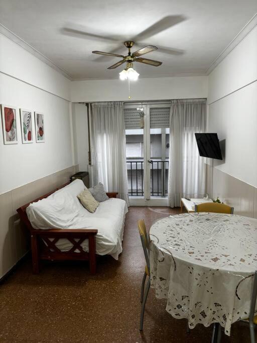 Cómodo 3 ambientes cercano a la playa! - Apartamento de 2 dormitorios - 3