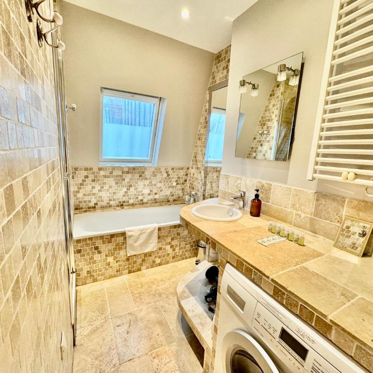CHABLIS 27 avenue de la Bourdonnais 75007 - Appartement 1 Chambre - 23