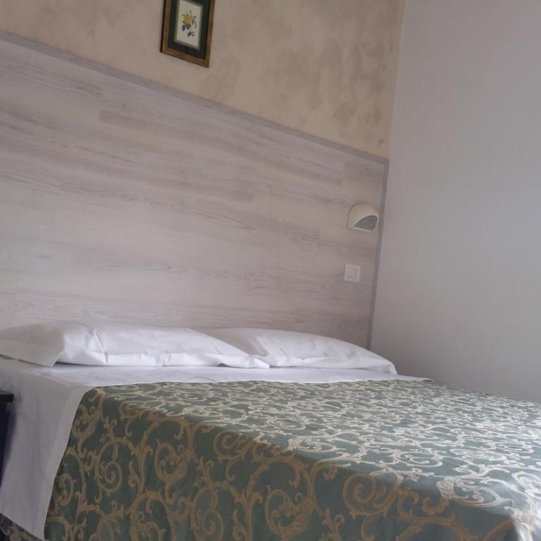 Hotel Canasta - Double or Twin Room - 6