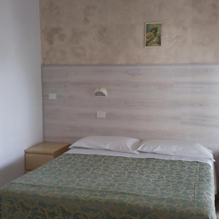Hotel Canasta - Double or Twin Room - 8