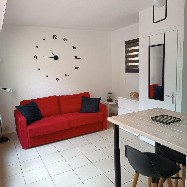 studio rénové dans résidence de vacances avec grande piscine chauffée, parking et terrasse - Appartamento con Vista Giardino - 4