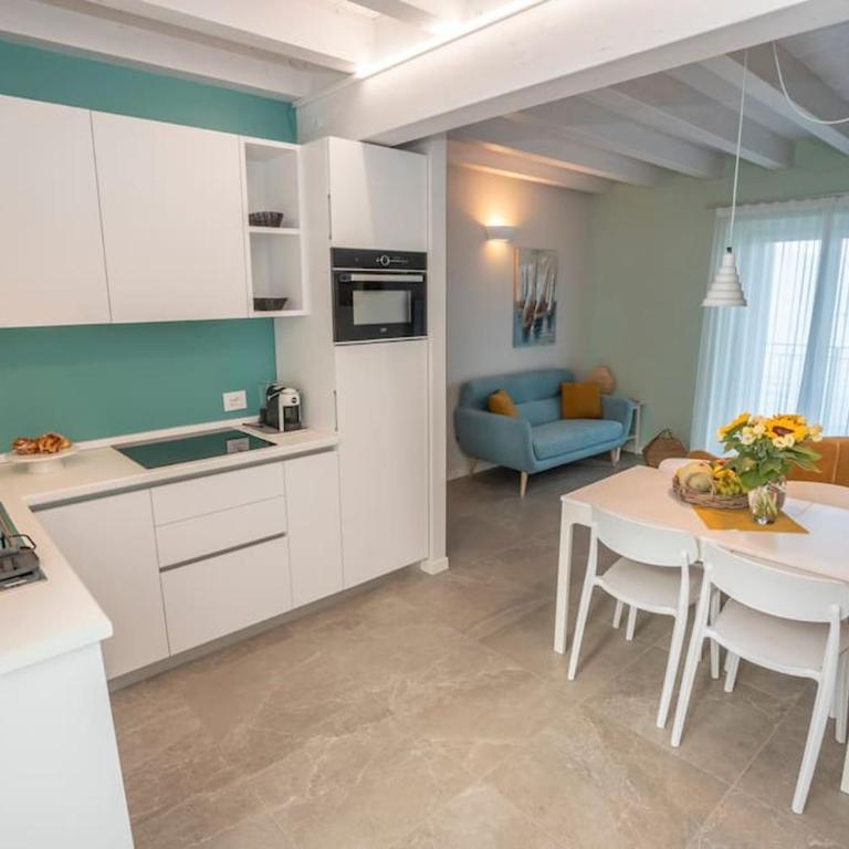 InSalo-Holidays Apartments con vista sul Golfo di Salò - Appartamento con 2 Camere da Letto e Vista Lago - 27