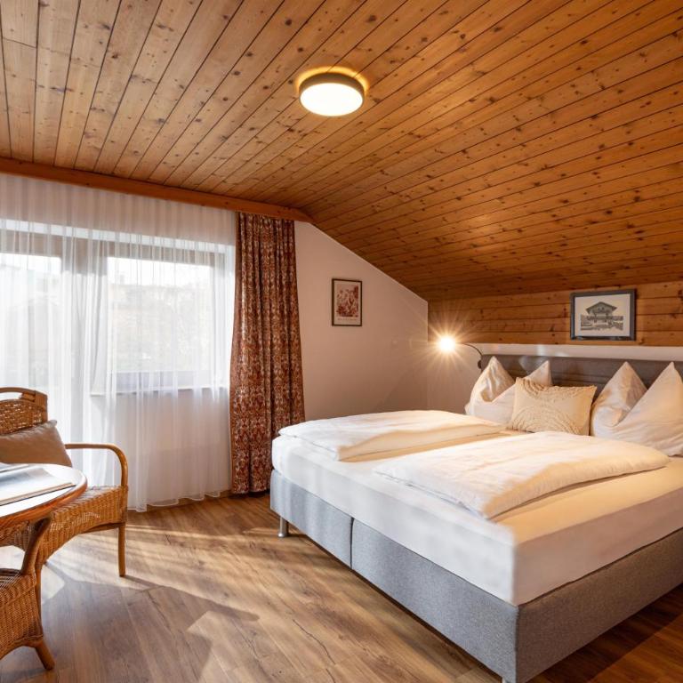 Gästehaus Kopp - Doppelzimmer mit Dusche - 2
