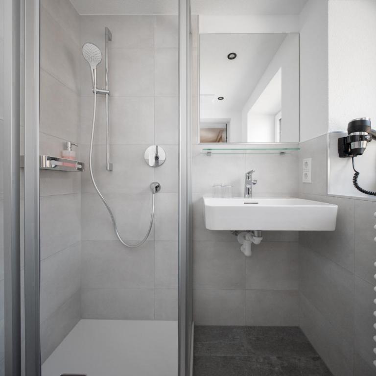 Pension Pitze - Habitación Doble Confort con balcón - 2