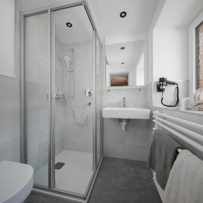 Pension Pitze - Habitación Doble Confort con balcón - 1