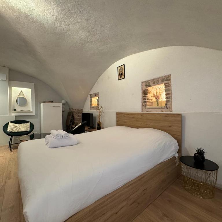 Studio Vieil Antibes rue du Bateau - One-Bedroom Apartment - 4