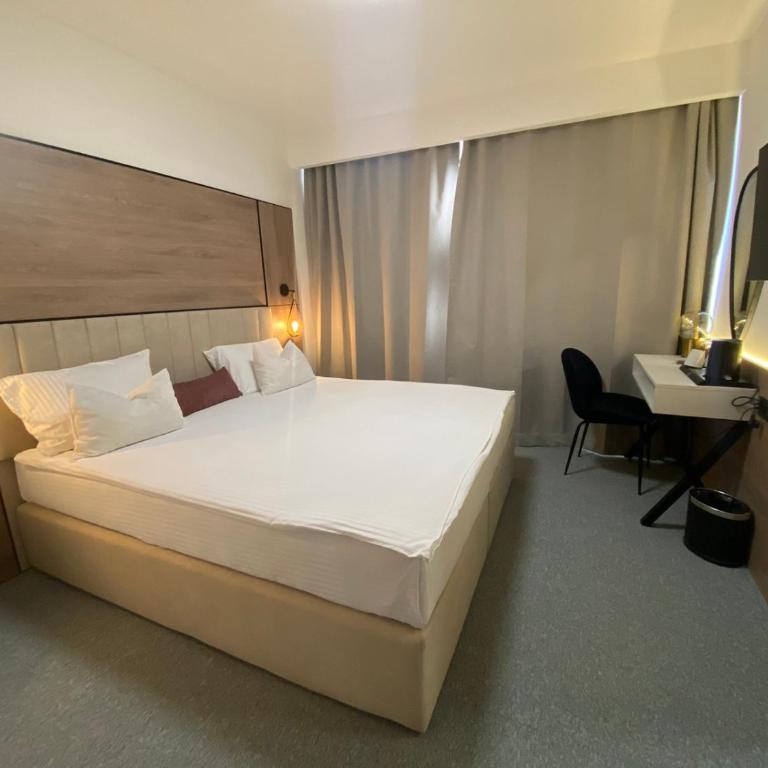 Hotel Grand - Superior Dvokrevetna Soba sa Zasebnim Krevetima i Pogledom na Grad - 3