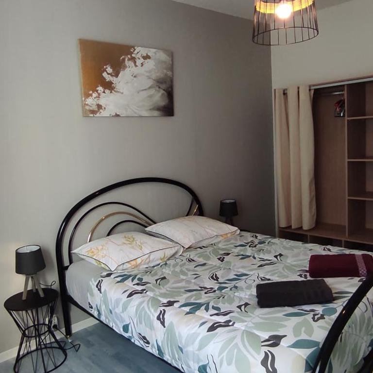Maison avec jolie vue, 5mn à pied du centre - Maison 3 Chambres - 19