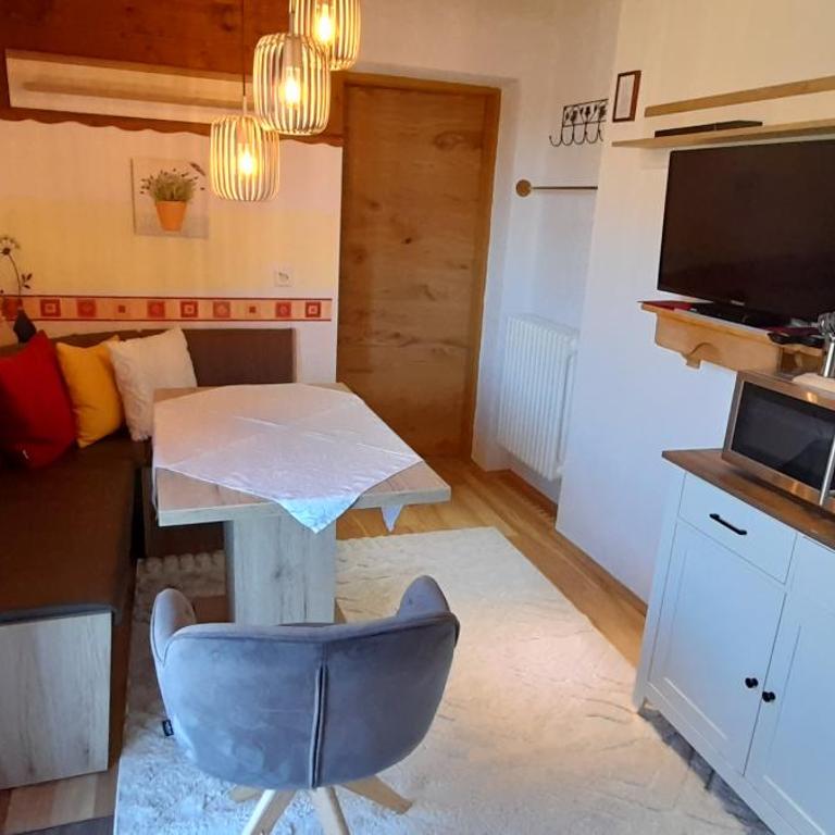Ferienwohnung am Krausberghof mit Balkon und Parkplatz, 6 Fahrminuten zur Alpentherme Gastein und zur Schlossalmbahn - Apartment mit Balkon - 21