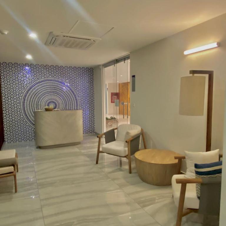 Camino al Mar Apartment with Amazing View of the Ocean, Beach and Swimming Pool - Three-Bedroom Apartment - 40