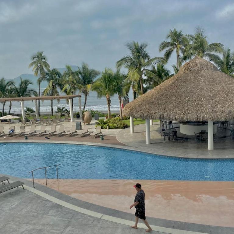 Camino al Mar Apartment with Amazing View of the Ocean, Beach and Swimming Pool - Three-Bedroom Apartment - 50