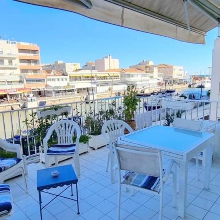 Chez Ginou Vue imprenable sur le canal et la mer - Appartement 2 Chambres - 1