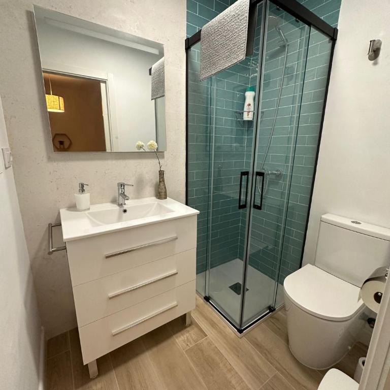 Boutique Apartment Fuengirola old town & beach with 2bed-2bath - Two-Bedroom Apartment - 16