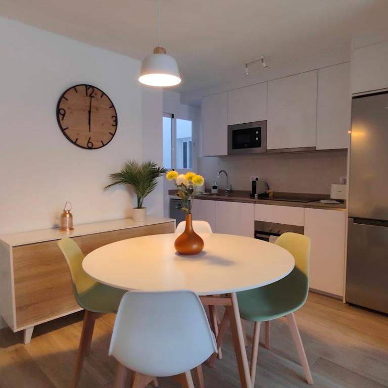 Boutique Apartment Fuengirola old town & beach with 2bed-2bath - Two-Bedroom Apartment - 4