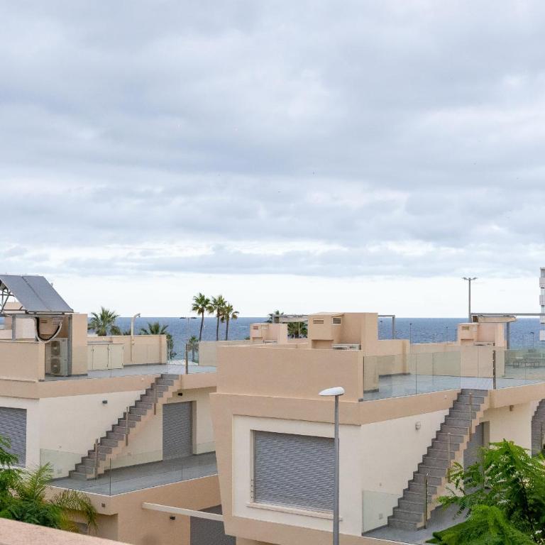 Mil Palmeras Beachfront Bliss - Apartamento con vistas al mar - 13
