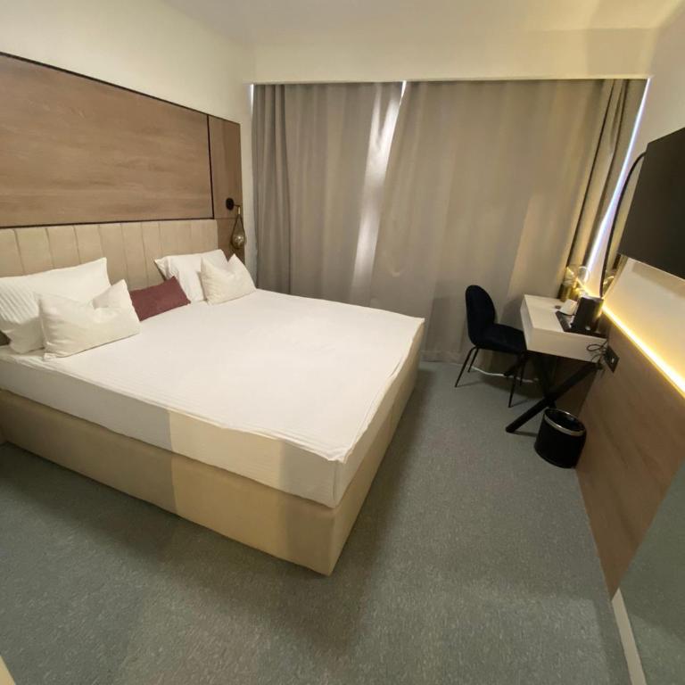 Hotel Grand - Superior Dvokrevetna Soba sa Bračnim Krevetom - 2