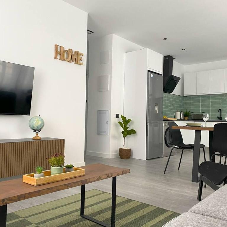 Apartamento reformado, luminoso y cerca del metro - Two-Bedroom Apartment - 6