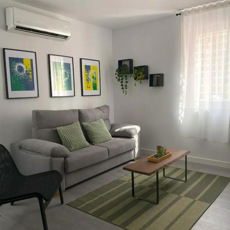 Apartamento reformado, luminoso y cerca del metro - Two-Bedroom Apartment - 13