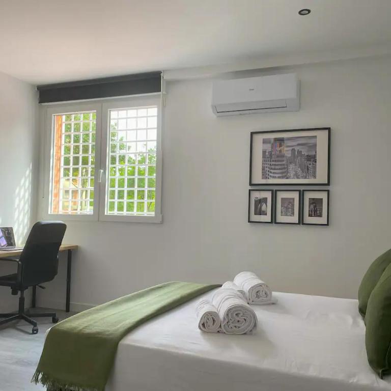Apartamento reformado, luminoso y cerca del metro - Two-Bedroom Apartment - 20