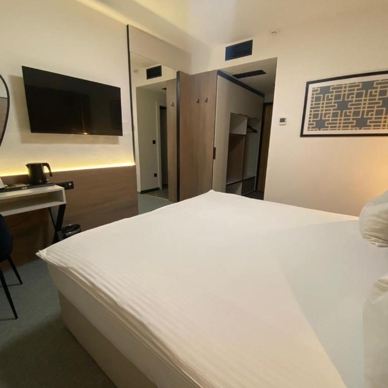 Hotel Grand - Superior Dvokrevetna Soba sa Bračnim Krevetom - 4