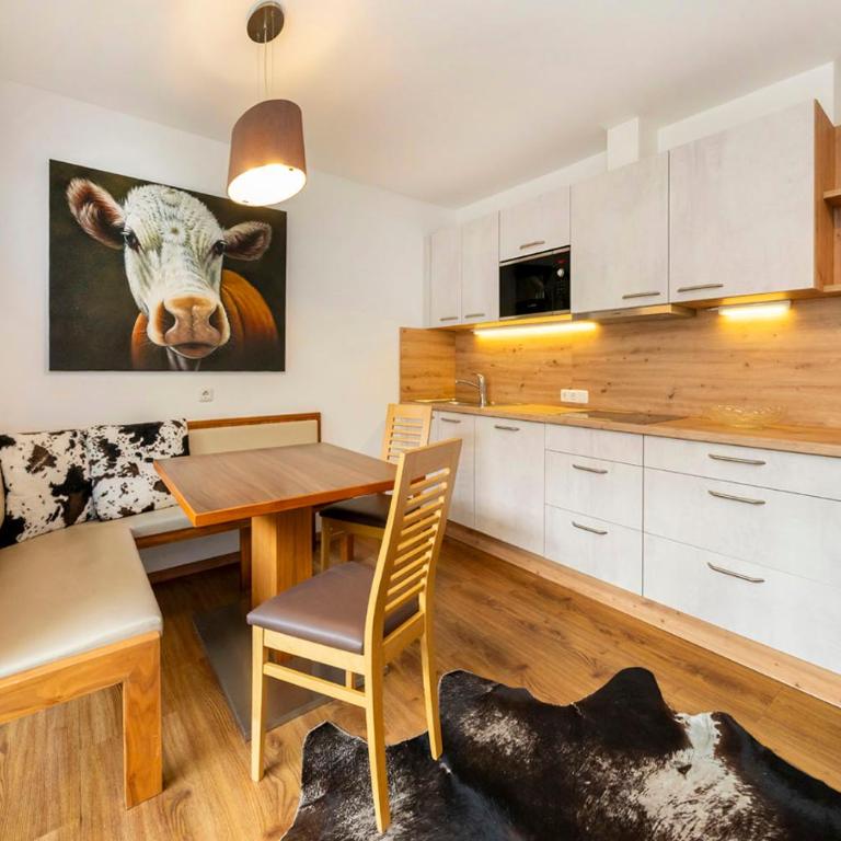 Chalet Perauer - Großes Apartment mit 2 Schlafzimmern und einem Balkon - 4