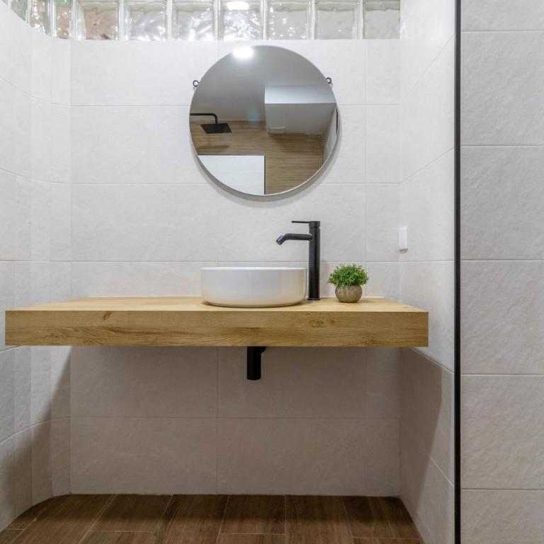 Lujo a tu alcance con spa y garaje, pleno centro - Apartamento de 2 dormitorios - 33