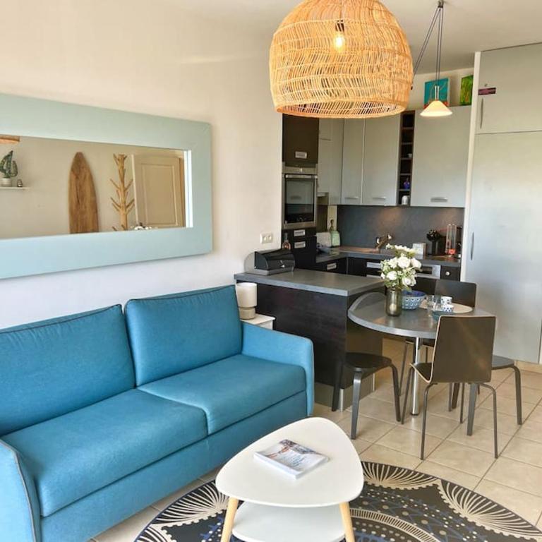 "Le Cocon Bleu" Résidence avec Piscine au Coeur du Brusc - One-Bedroom Apartment - 4