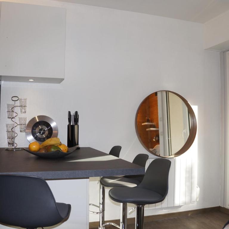 Vue montagne parking privé balcon - Apartment with Mountain View - 8