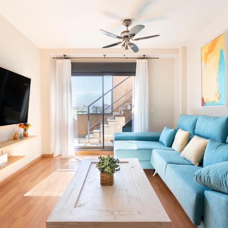 Emir Ático SOL Y NIEVE - Three-Bedroom Apartment - 3