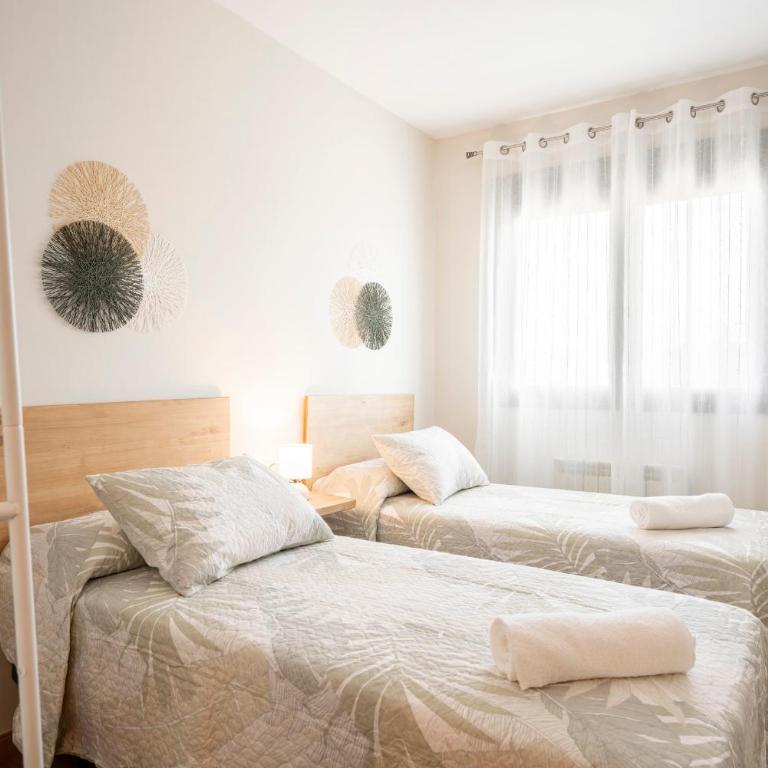 Emir Ático SOL Y NIEVE - Three-Bedroom Apartment - 24