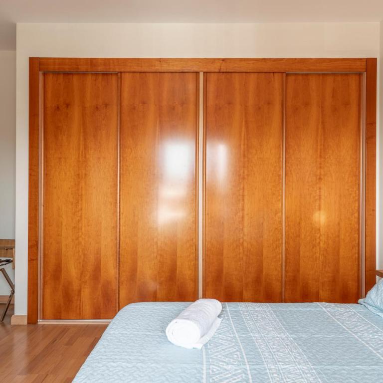 Emir Ático SOL Y NIEVE - Three-Bedroom Apartment - 50