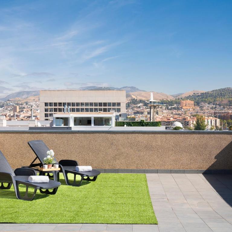 Emir Ático SOL Y NIEVE - Three-Bedroom Apartment - 10