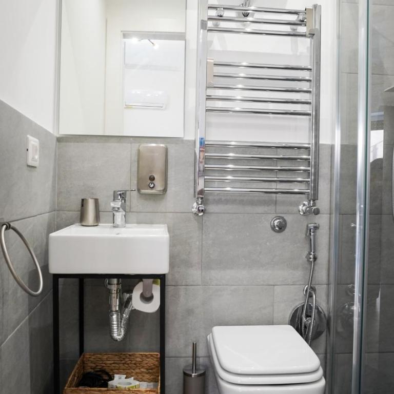 Bieddu Suites - Palermo City Center - Double Room with Balcony - 11
