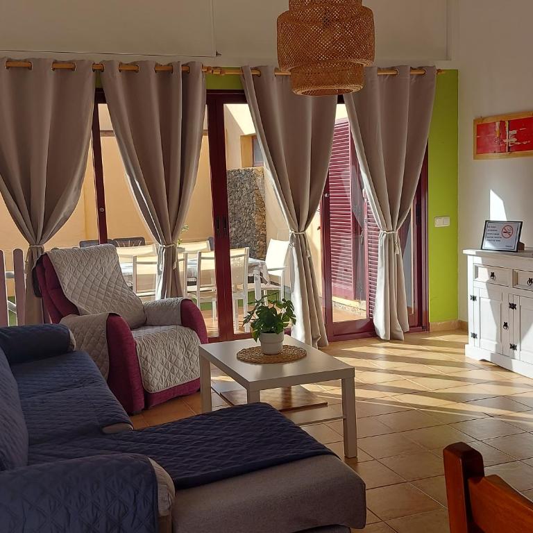 villa Mimosa - Three-Bedroom House - 29