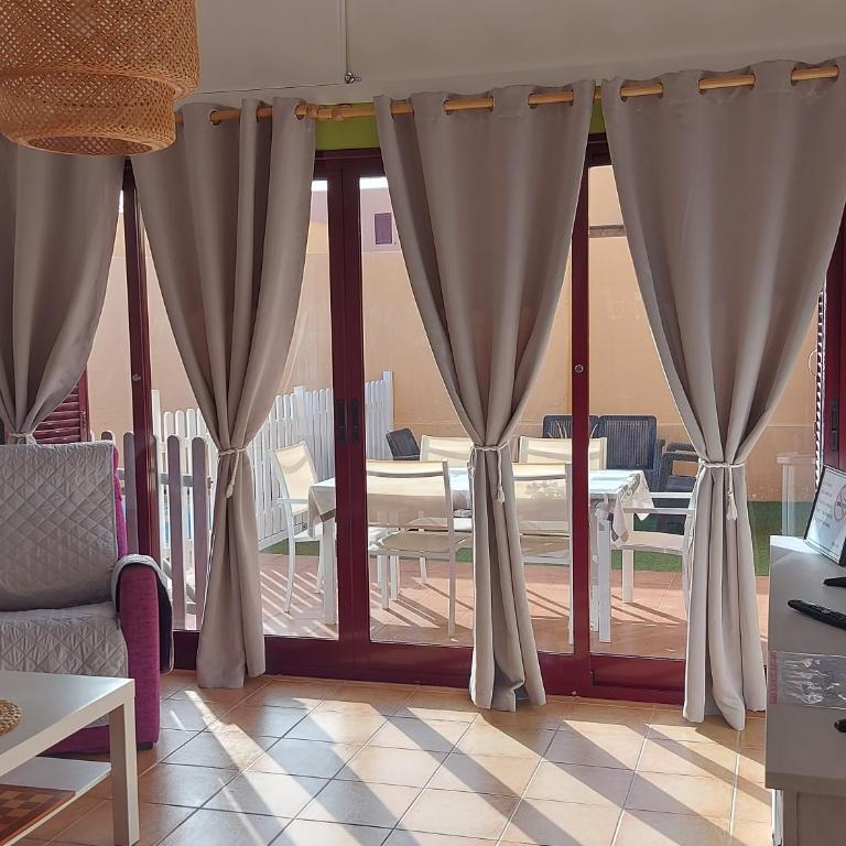villa Mimosa - Three-Bedroom House - 28