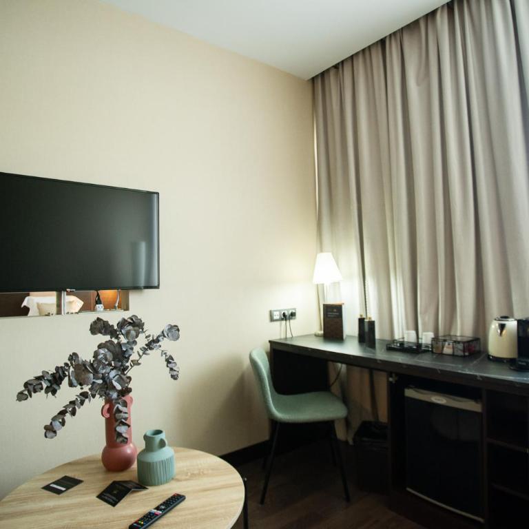 AZZ Pamplona Norte Hotel - Suite Junior - 6