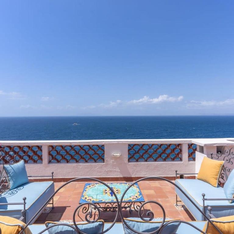Villa Dafne Gulf Views Pool and Guest Services by Feeling Italy - Villa - 31